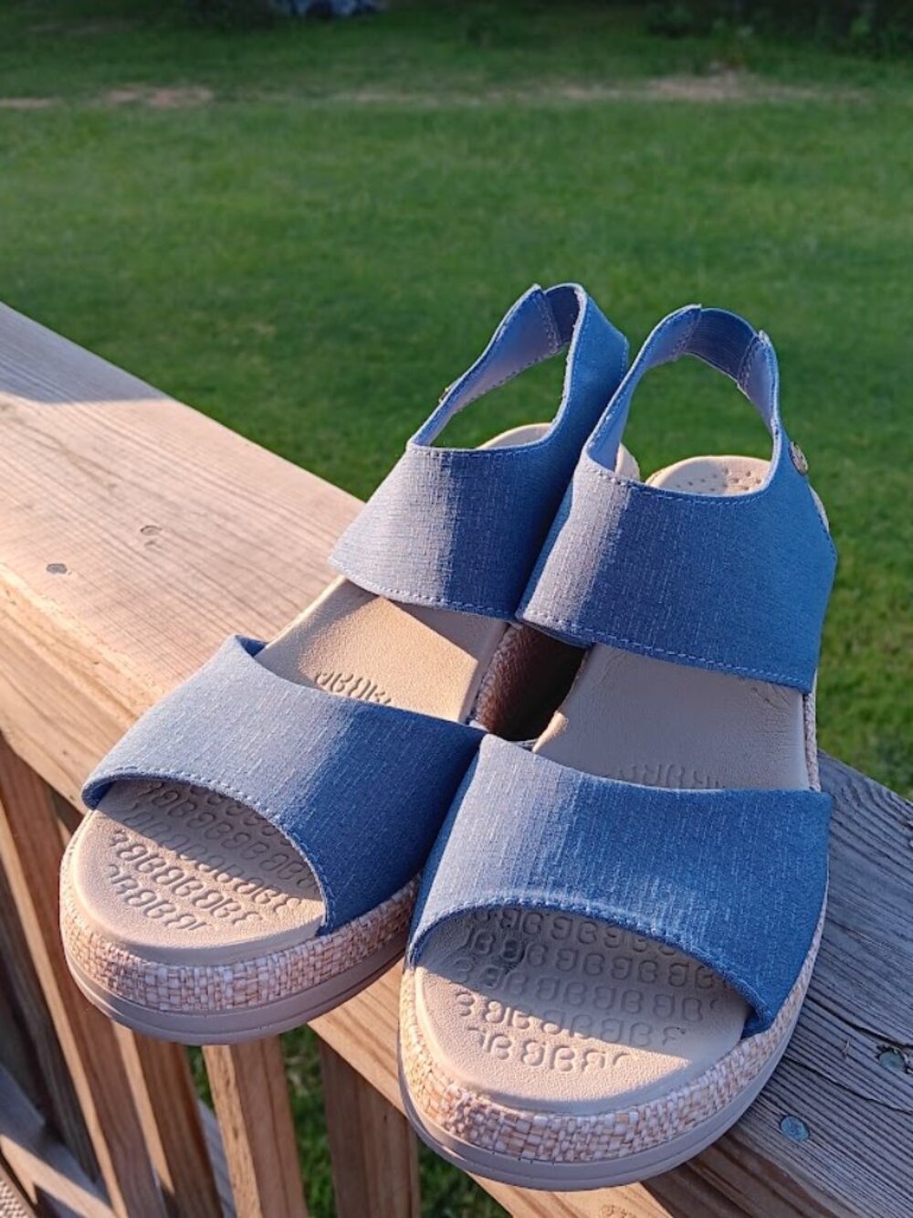 Bzees 8.5 Blue Espadrille Wedge Sandals